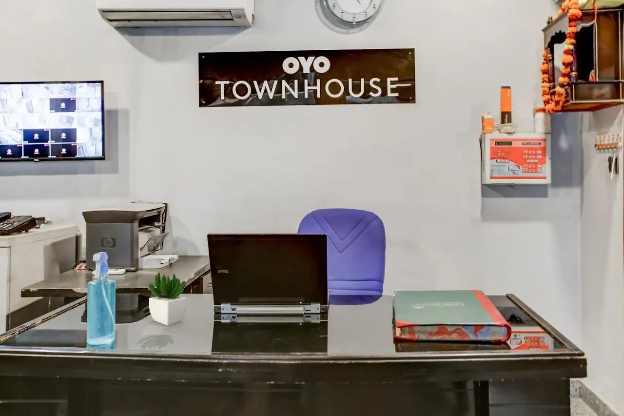 Hotel Oyo Townhouse 401 Pantao Stays 03 Gurgaon